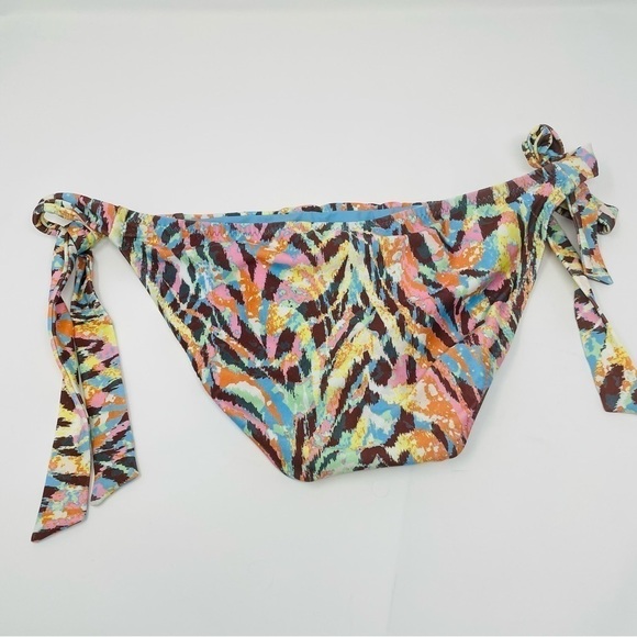 BECCA 2 for 1 Bikini Bottoms! - Picture 3 of 8